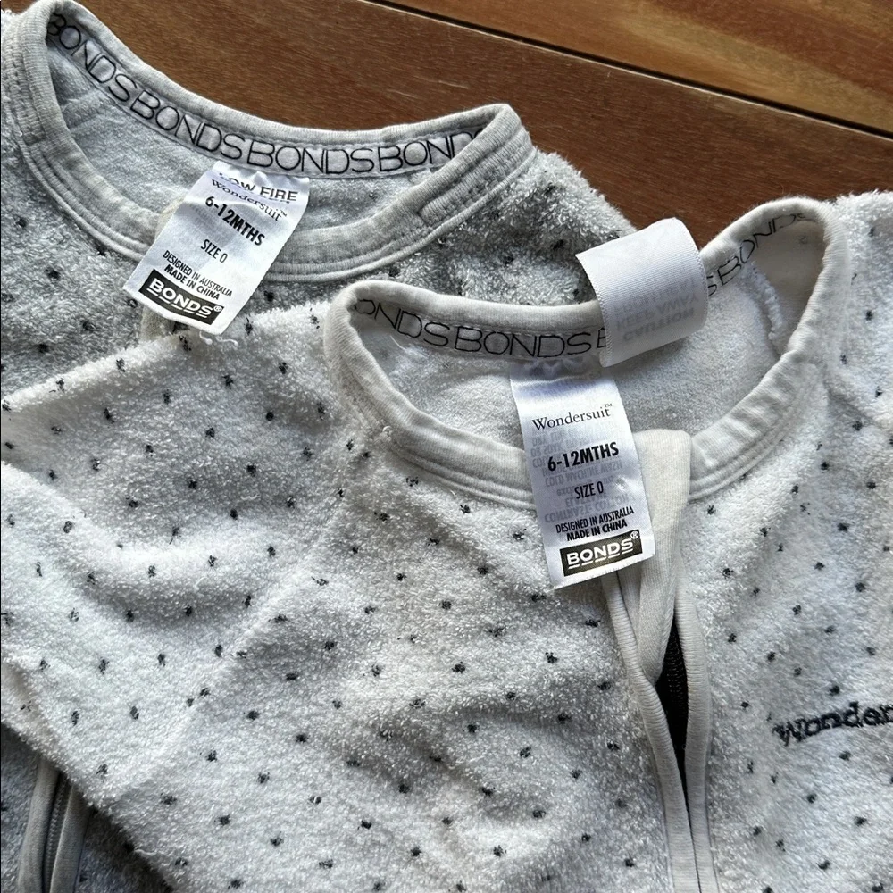 Bonds Gray and Cream Baby Wondersuits 6-12m